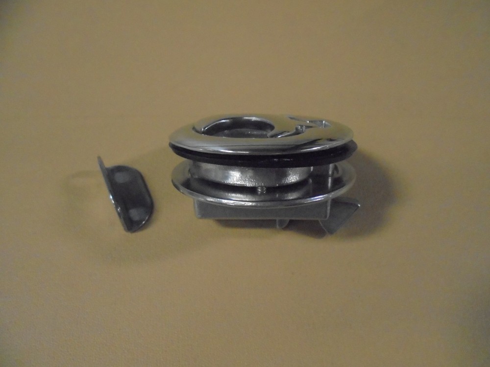 SOUTHCO FLUSH MOUNT PULL LATCH WITH BAT HANDLE, NON LOCKING, # M5-22-000-8