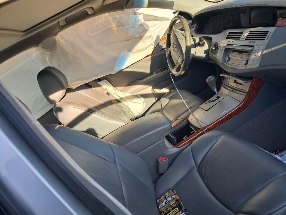 AVALON 2006 Glove Box 4896669