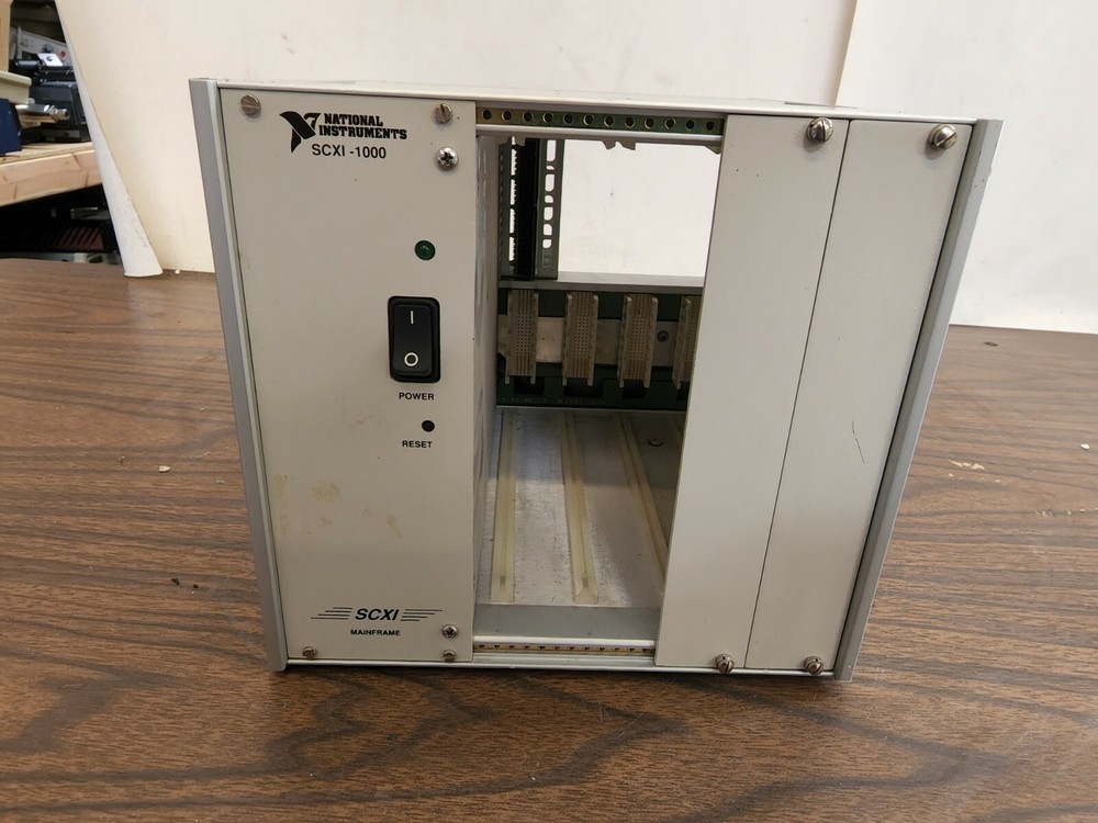 NATIONAL INSTRUMENTS SCXI-1000 Mainframe Chassis