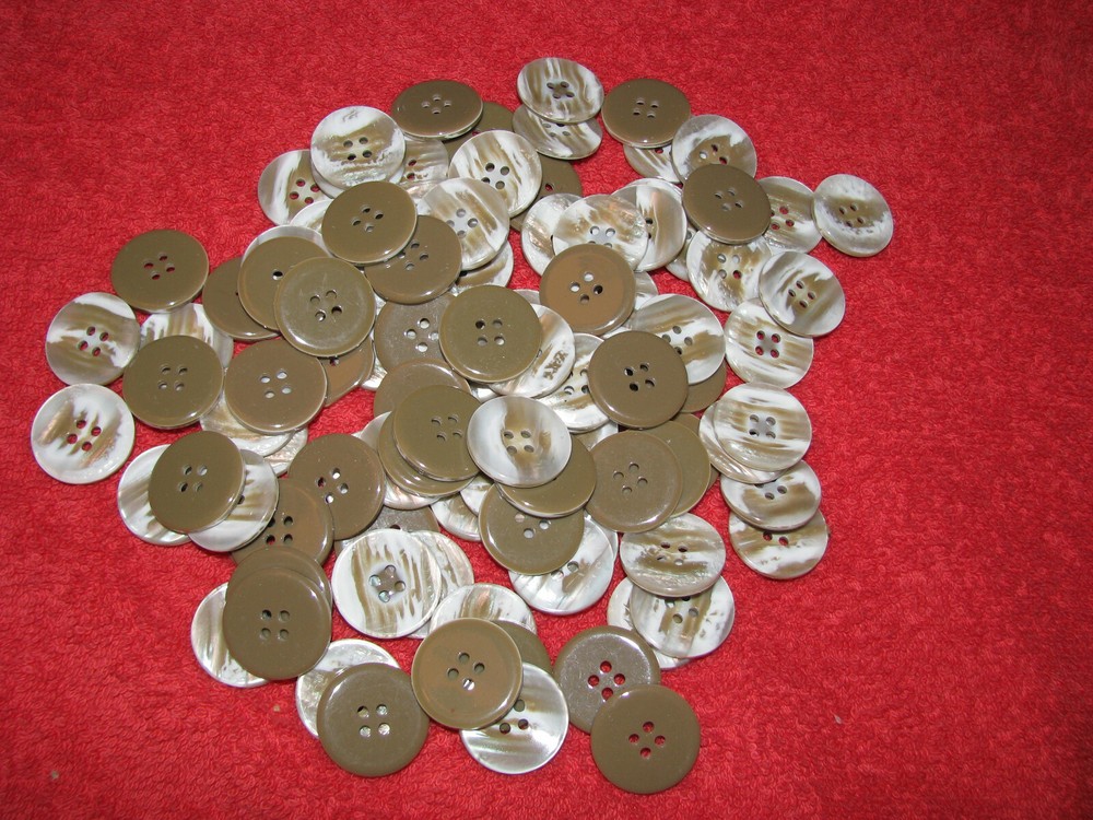 100 Mocha & Pearly 1" Buttons Four Holes