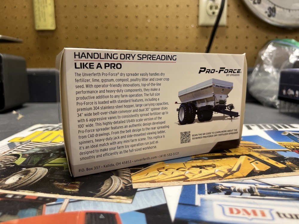 1/64 Unverferth Pro Force 1850 Fertilizer Spreader Spec Cast