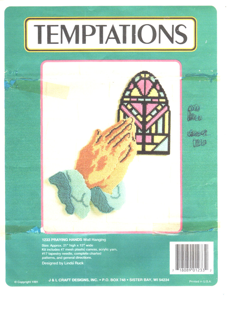 PRAYING HANDS WALL HANGING  plastic canvas  PATTERN (#TF0507)
