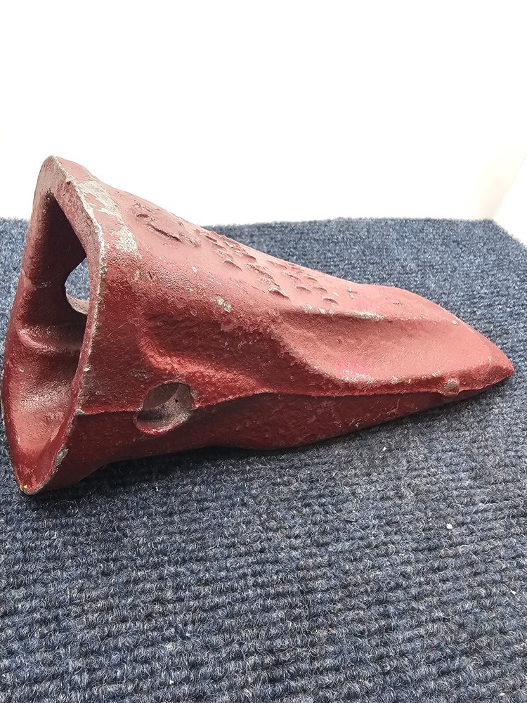 MTG MA15E: Bucket Teeth Point E Design (Extra) for diggers