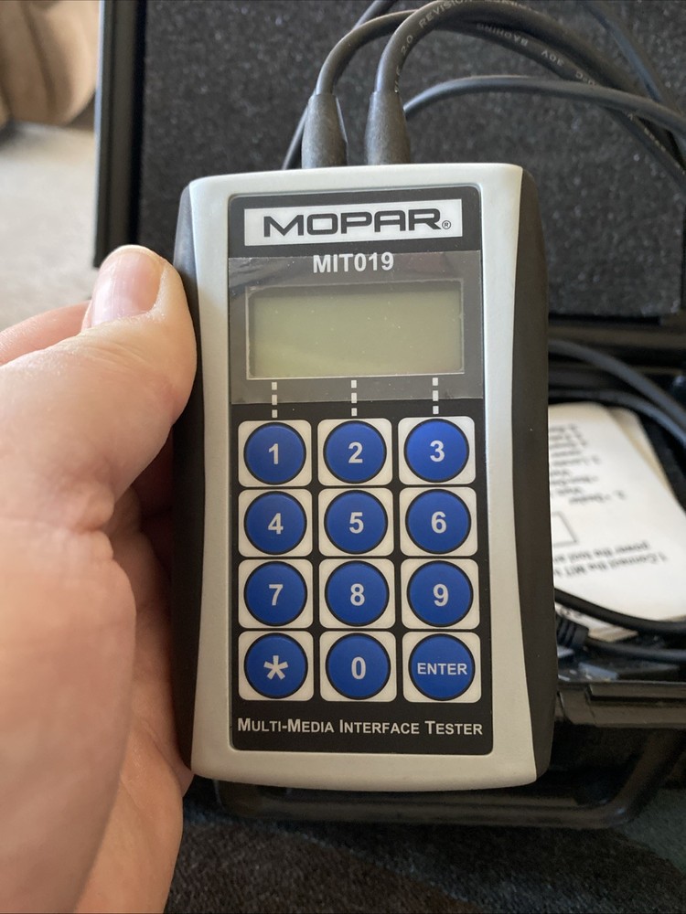 (TW) MOPAR MIT019 MULTI-MEDIA INTERFACE TESTER TOOL - COMPLETE KIT OEM