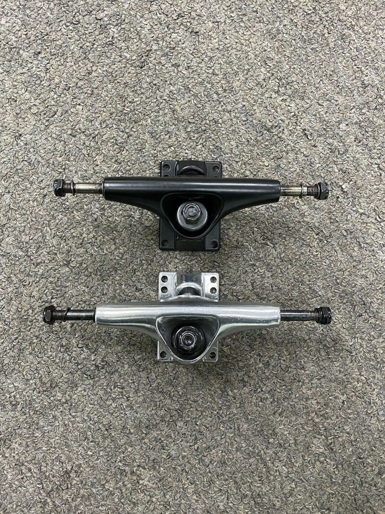 Preowned Skateboard 7" Trucks Combo (Black/Silver - 2 Pack)
