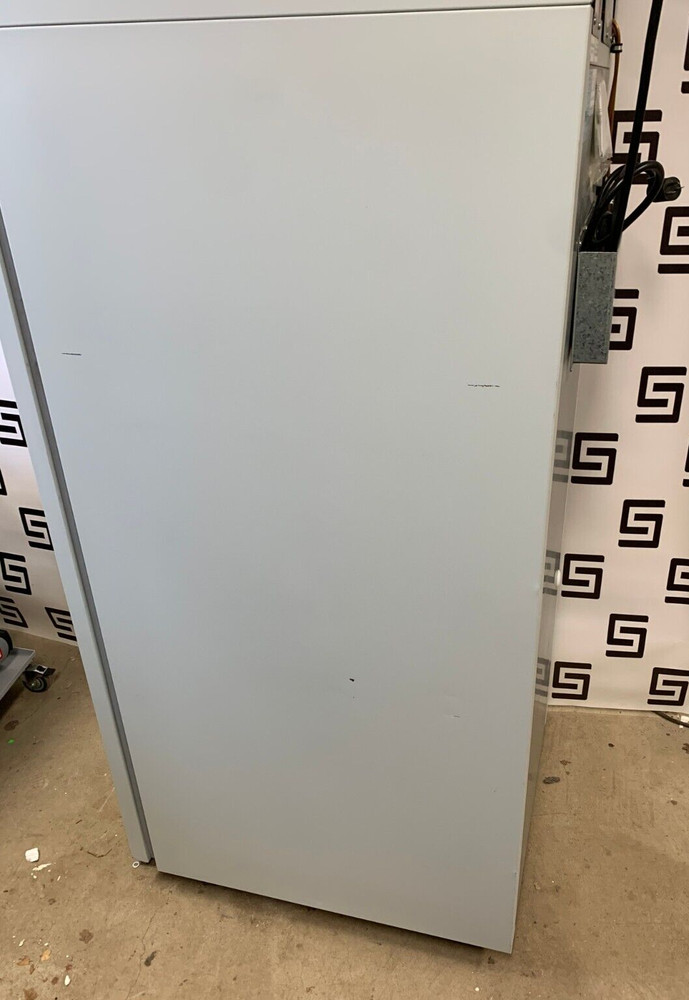 Thermo REL2304D Upright Lab Refrigerator HP Solid Door 4°C 23.3' 208-230V A