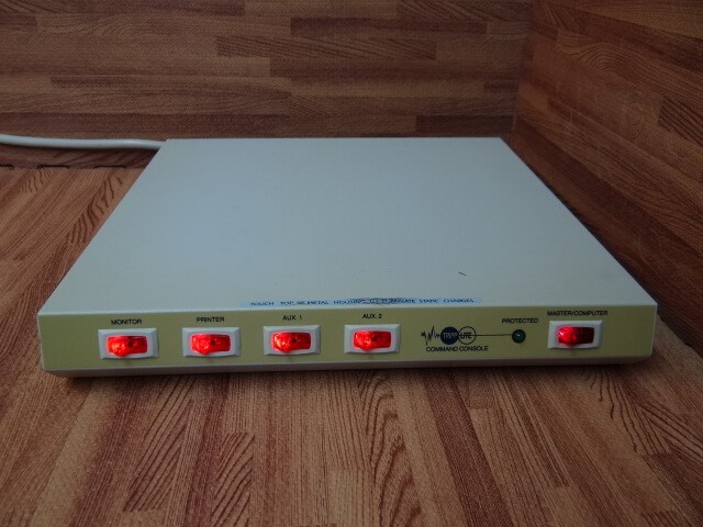 Tripp Lite CCI 6-12 Transient Voltage Surge Suppressor 6-Outlet Command Console