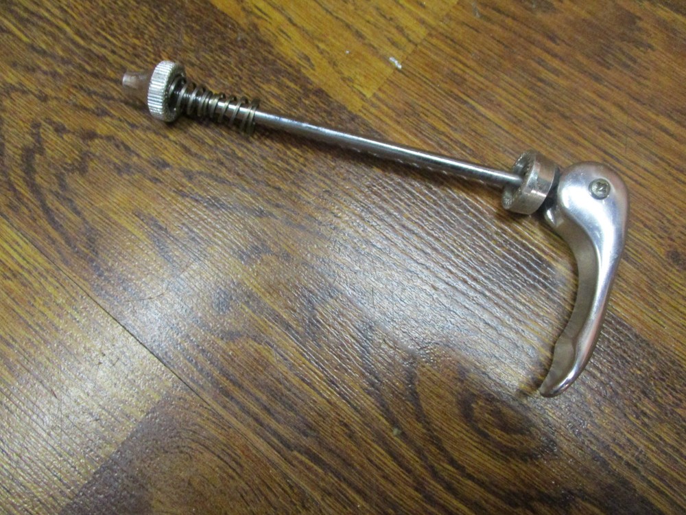 QUICK RELEASE ROAD BIKE WHEEL FRONT SKEWER - SILVER