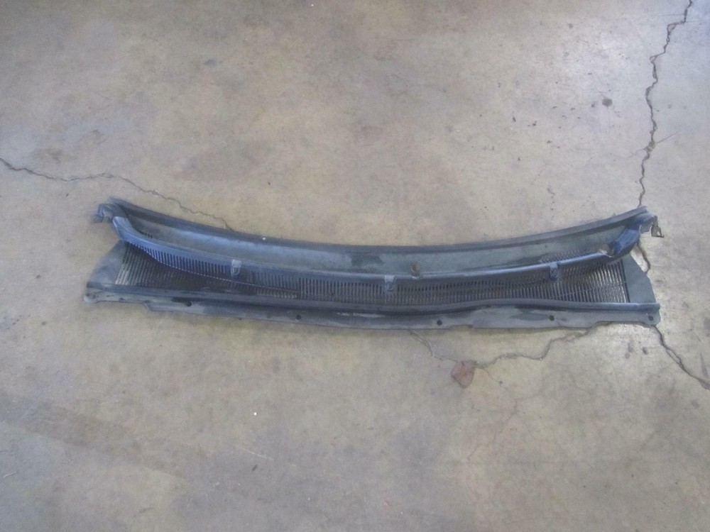 10 LINCOLN MKS Black Cowl Vent Panel Cover