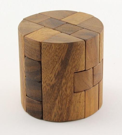 Round Diamond - Brain Teaser Wooden Puzzle