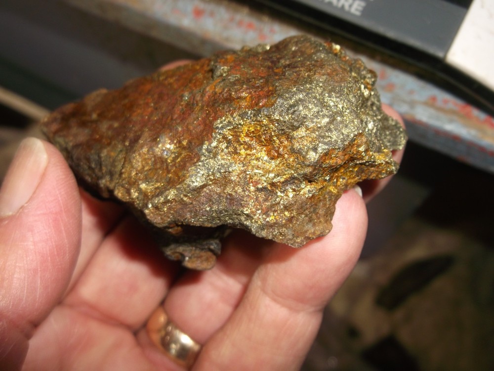 Gold, silver, copper, 139 grams samples ,ore high grade .