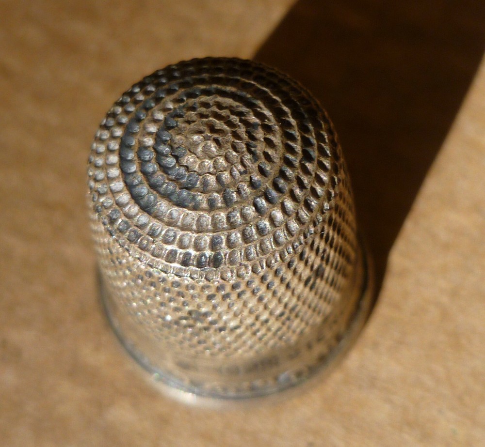 Sterling Silver Thimble Goldsmith Stern Scrolls 10