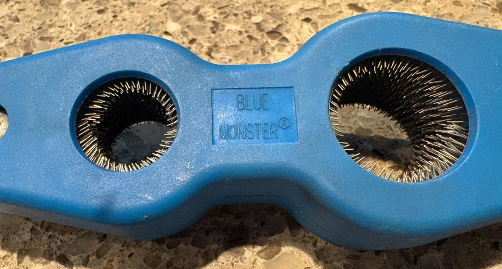 Blue Monster -- COP 4 In 1 Tool Brush