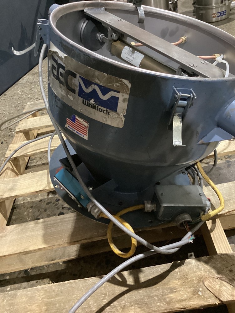 AEC WHITLOCK PVH-071G VACUUM HOPPER LOADER USED