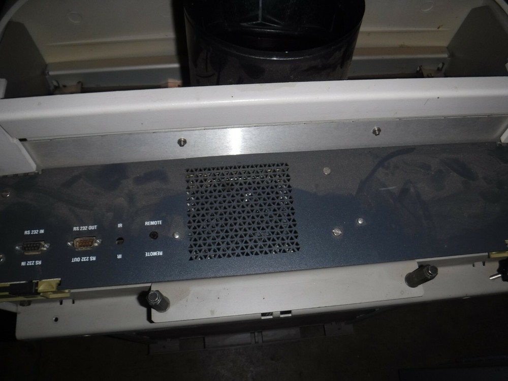 Barco 808s barcographics theater projector