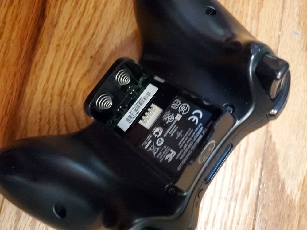 XBox X Box 360 controller PARTS needs new battery pack READ