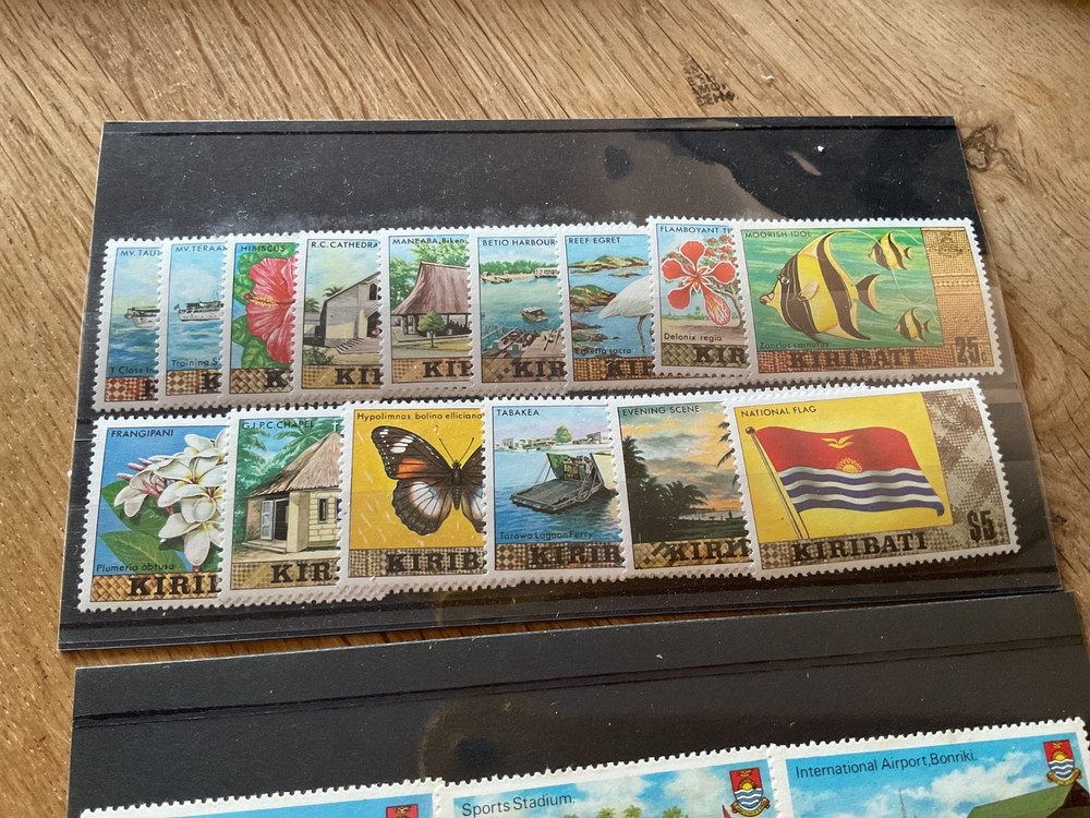Kiribati  mint never hinged stamps  B1719