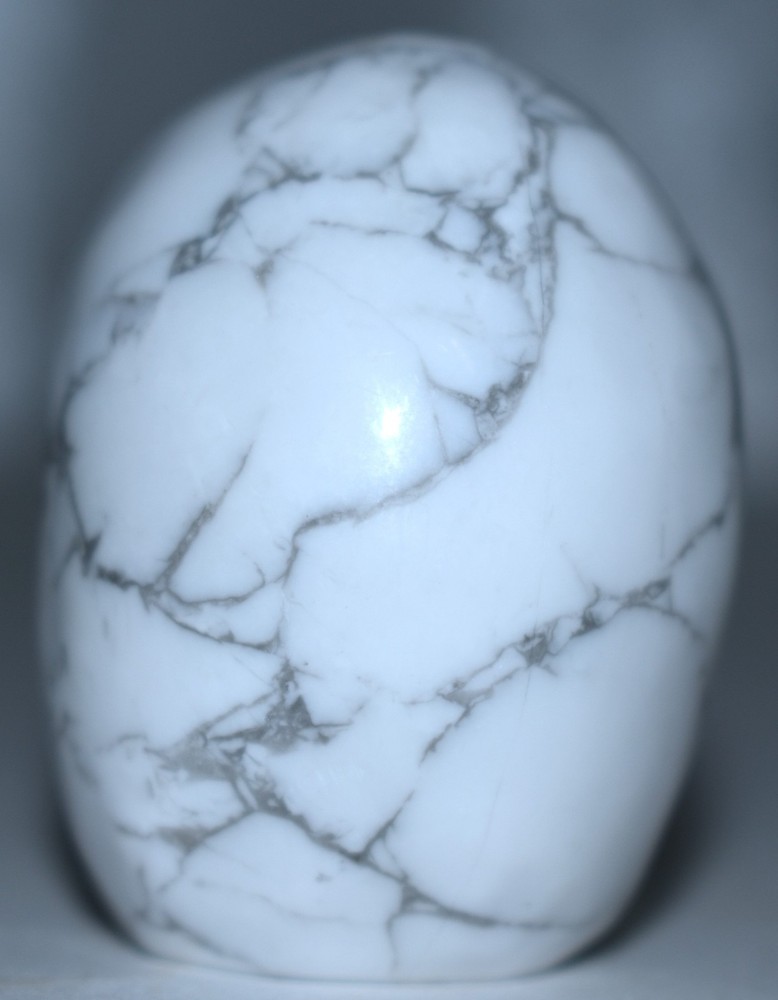 Pretty Howlite Skull 2.03"/123 Grams