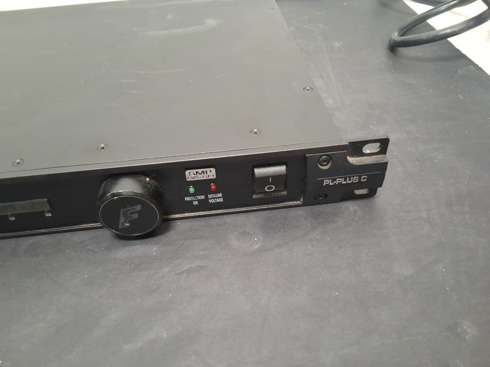 Furman PL-PLUS C 15A Power Conditioner
