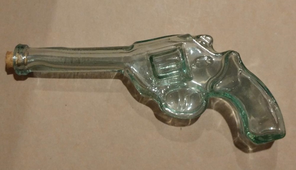 7138----Glass gun decanter