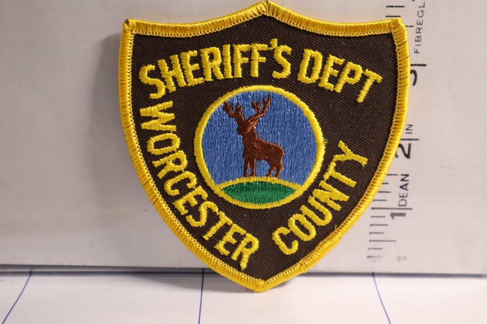 police patch  WORCESTER COUNTY SHERIFF MASSACHUSETTS