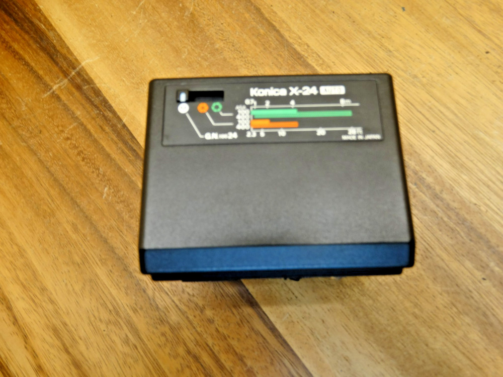 Konika X-24 Auto Flash
