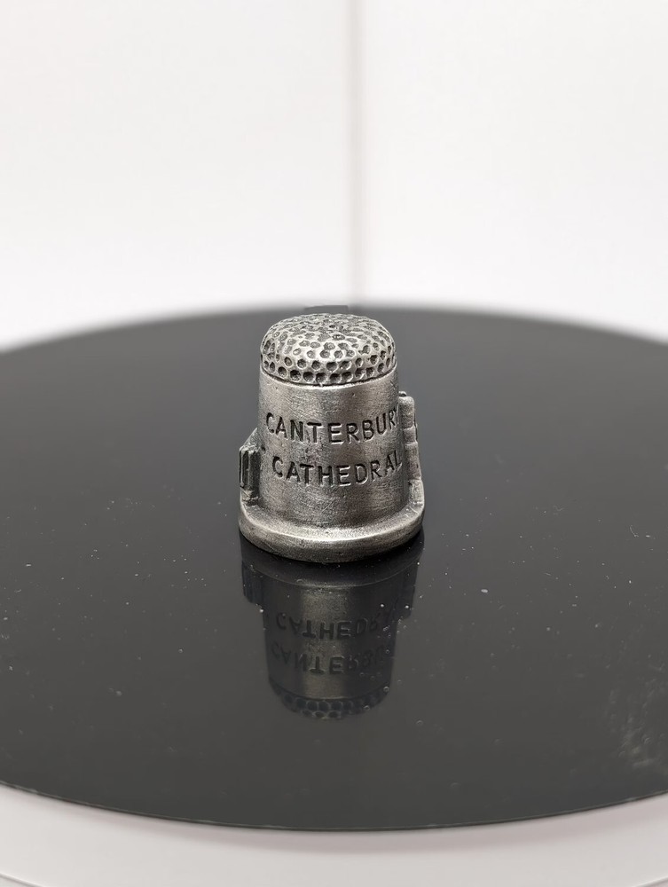 ASSORTED COLLECTABLE THIMBLES