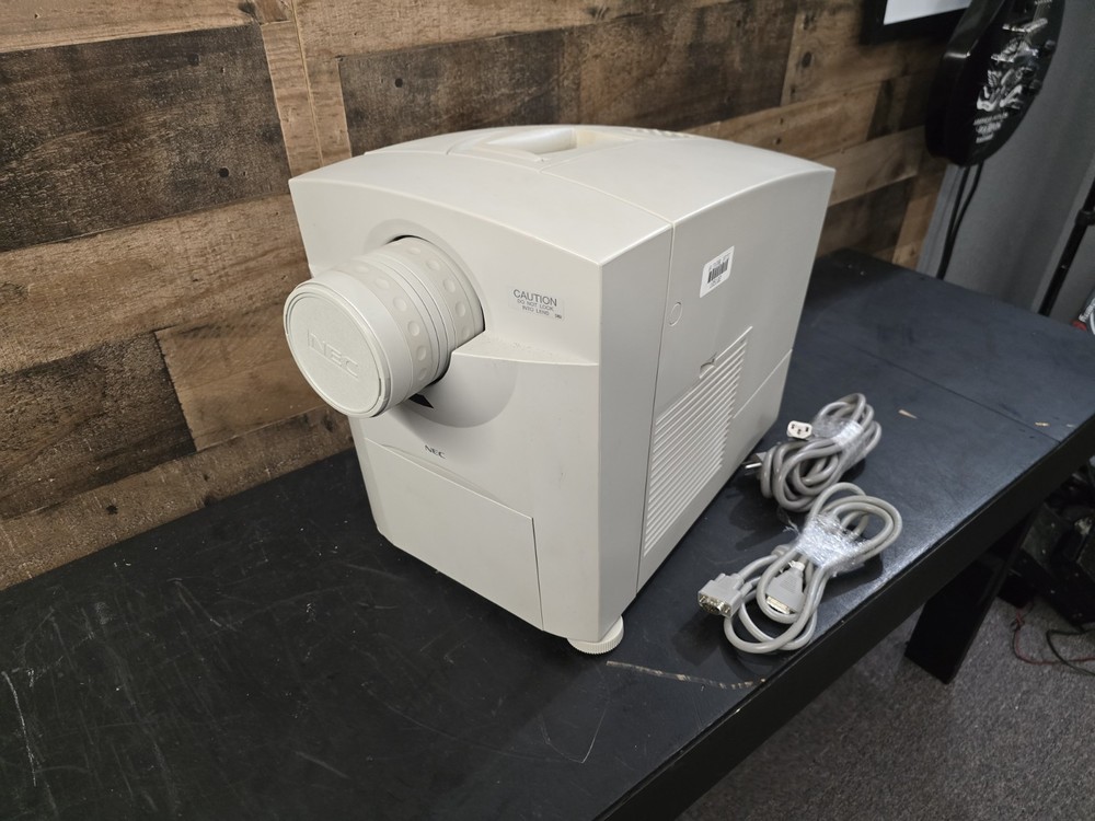 NEC Multisync LCD MT VIDEO PROJECTOR   Working