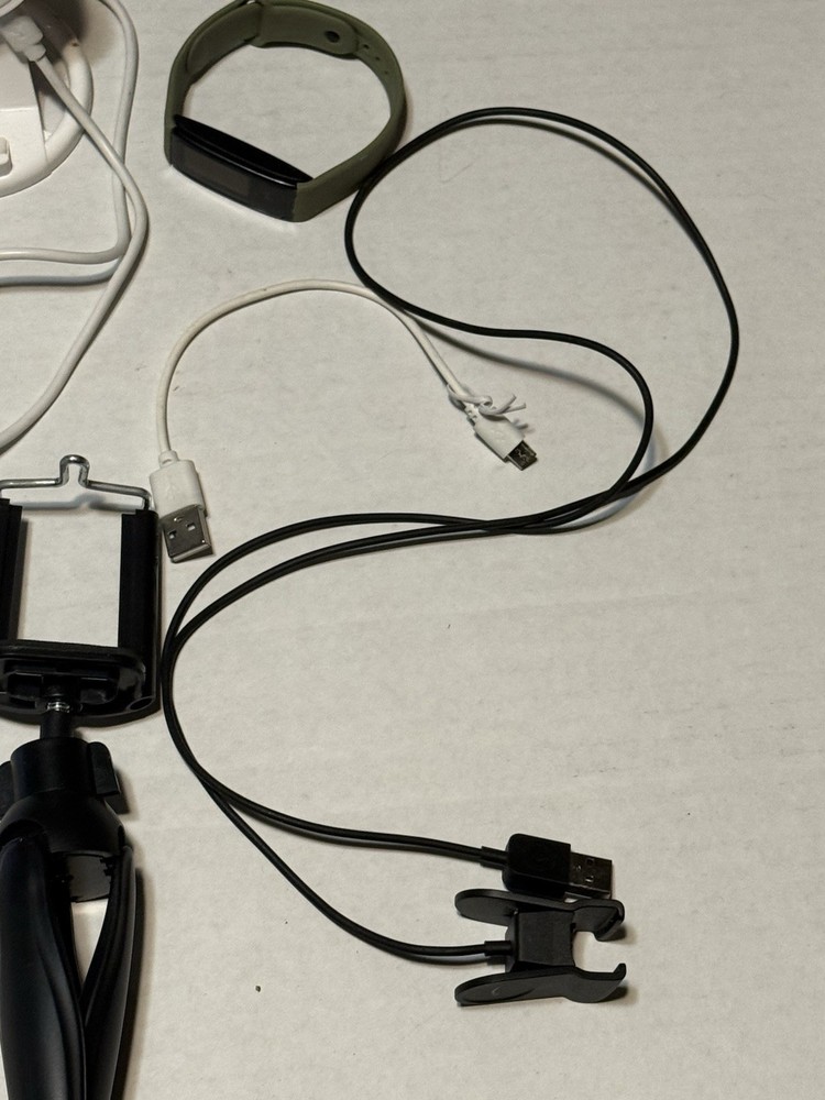 Lot electrical devices and charging cords ! as is