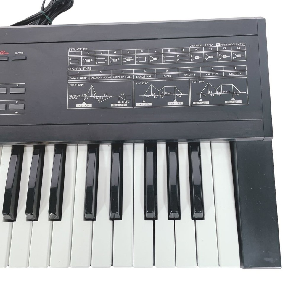 Roland D-10 Synthesizer