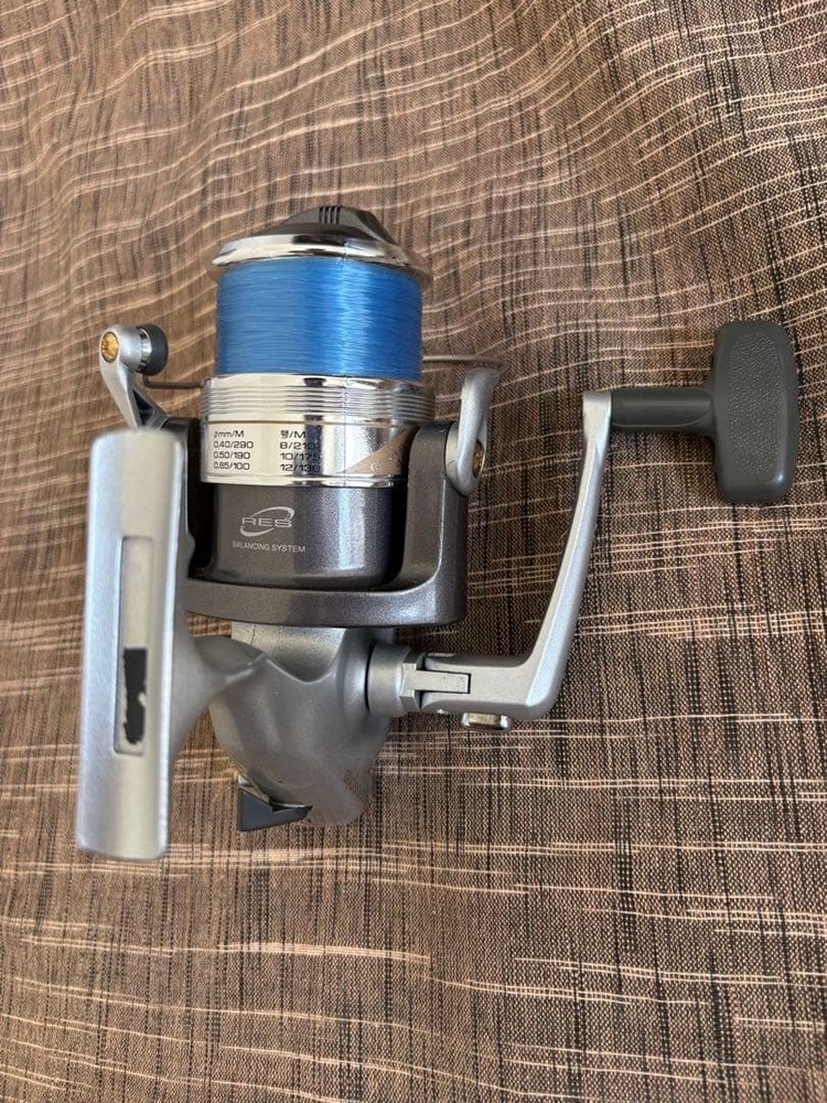 Marine Spinning Reel with Balancing System, 3000 Size, Blue Spool