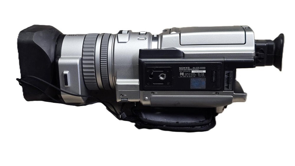 Sony DCR-VX2000 MiniDV 3CCD Camcorder