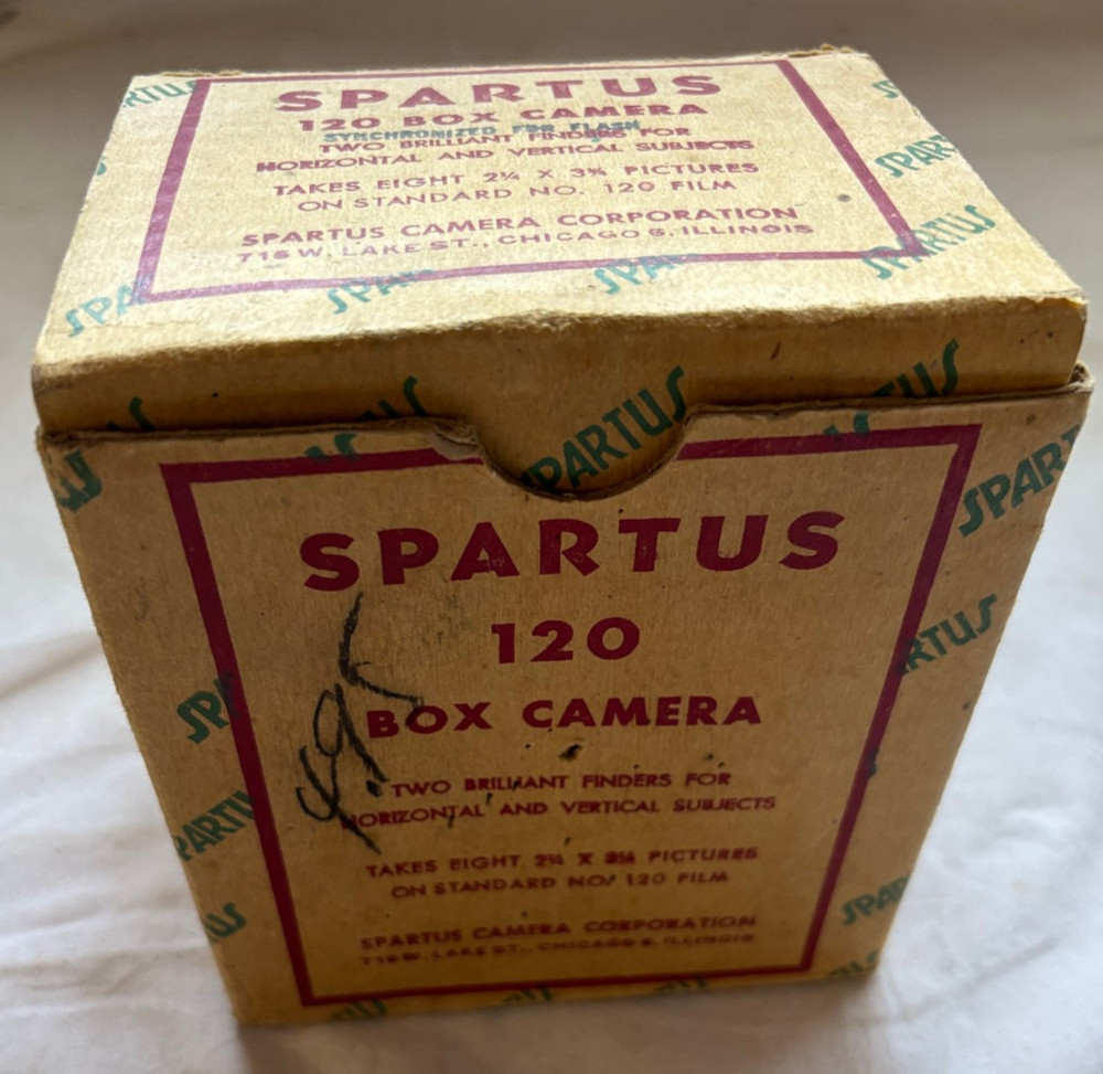 Spartus 120 Box Camera Art Deco Design & Original Box