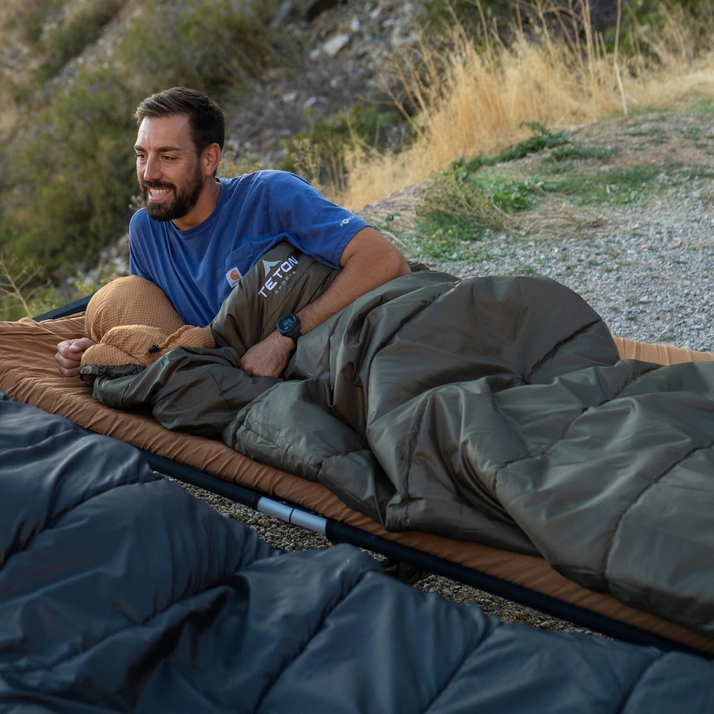 Teton Celsius Regular Rectangular Sleeping Bag 0°F - Includes Compression Sack