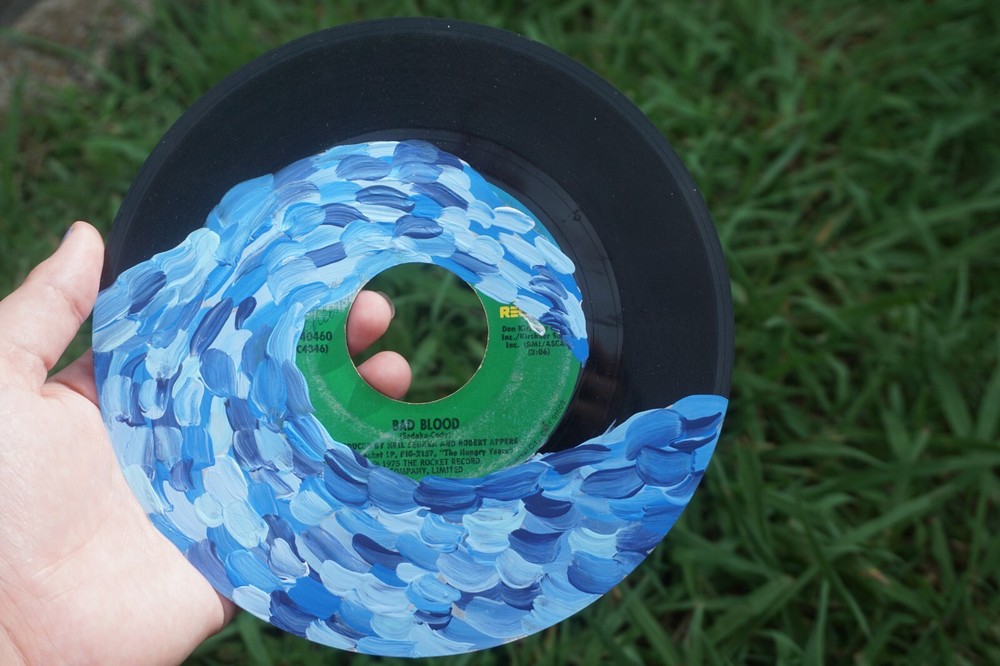 Handpainted vinyl Record - The Wave in Stroke Style Design