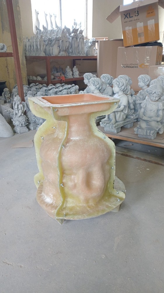 Polyurethane flexible mold with a plastic frame"Rose pot"