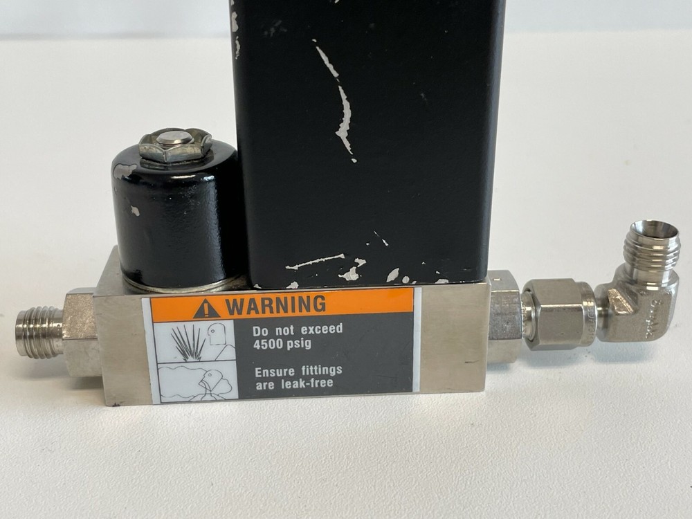 U2: Brooks 5850TR Mass Flow Controller 5850 TR Series