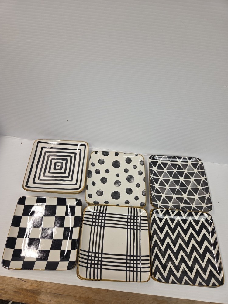 7"-Over and back Appetizer Square Plates Set Of 6 Stack Black& White