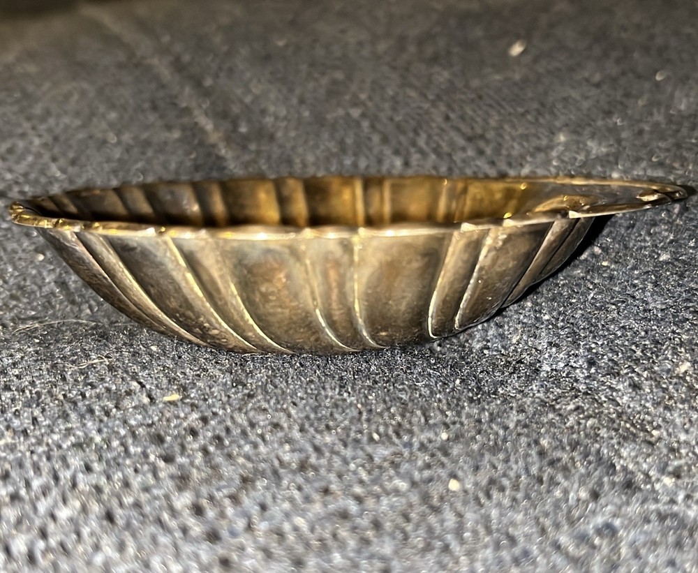 Vintage Crescent Silverware Co. Silverplated Shell Dish