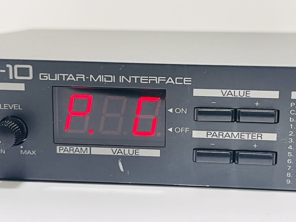 Roland GI-10 Guitar Synthesizer Bass MIDI Interface