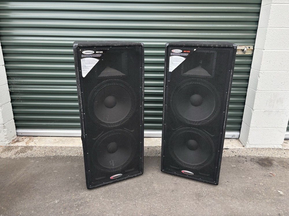Harbinger HX152 TOWER SPEAKERS ROLLING WHEELS