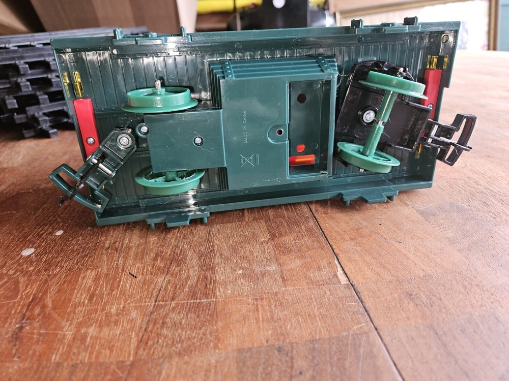 DISNEY G SCALE CHRISTMAS TRAIN - Untested