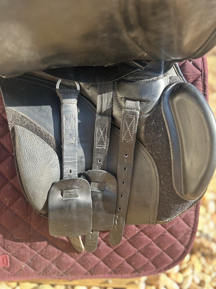 17.5” Kent & Masters General Purpose Saddle – Adjustable Gullet