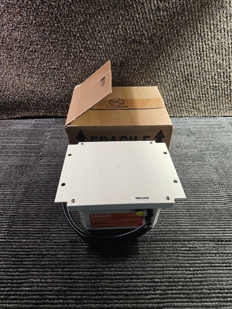 GAMECHANGE SOLAR GENIUS TRACKER CONTROL BOX 357783-03 7400 LBS, 36V-50V