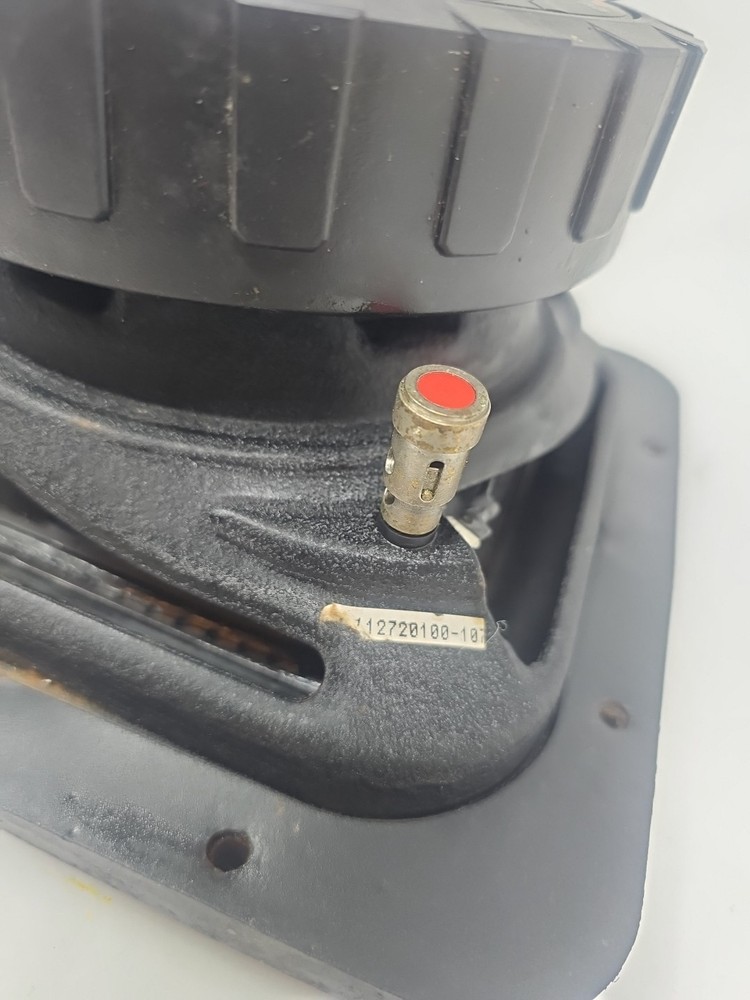 Needs Cleaning Kicker Solo Baric Speakers S8L5