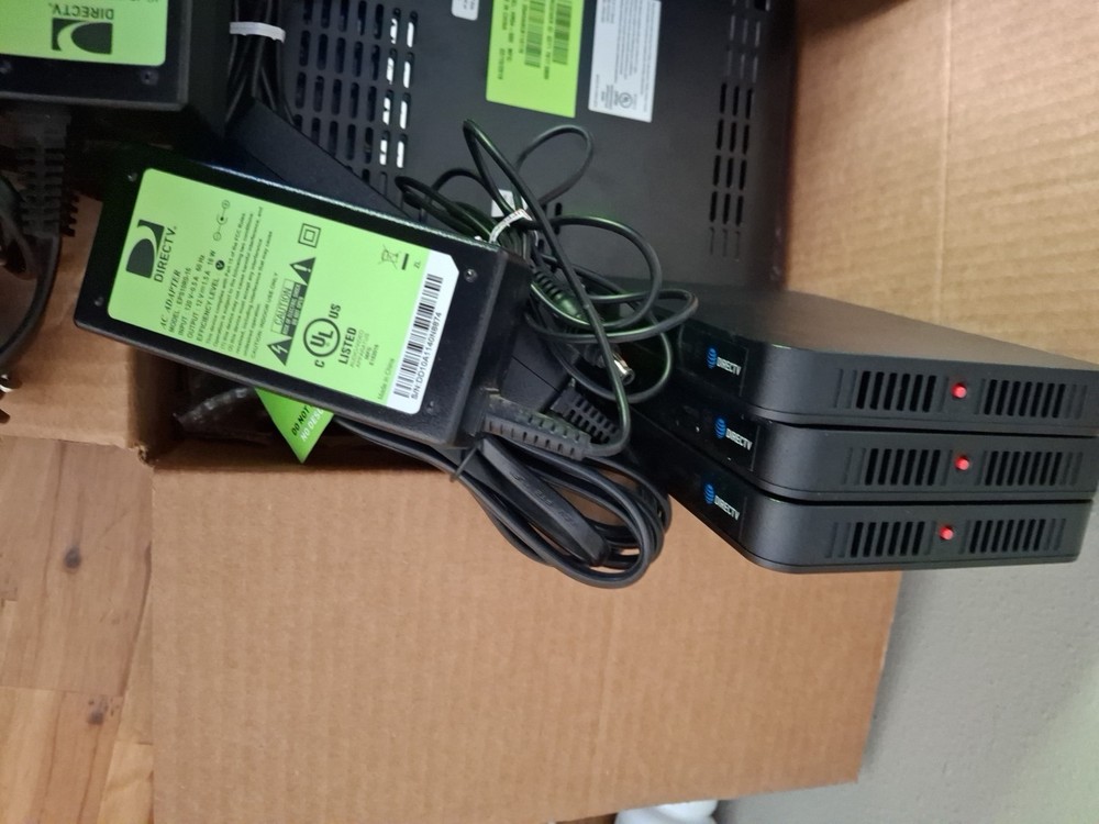 DIRECTV BUNDLE WIRELESS VIDEO BRIDGE & RECEIVER WVB2R0-34 / SEE DESCRIPTION ***