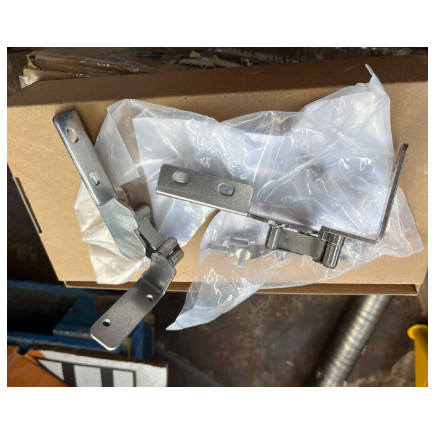 INB L230 Bottom + Top Hinges for Freightliner