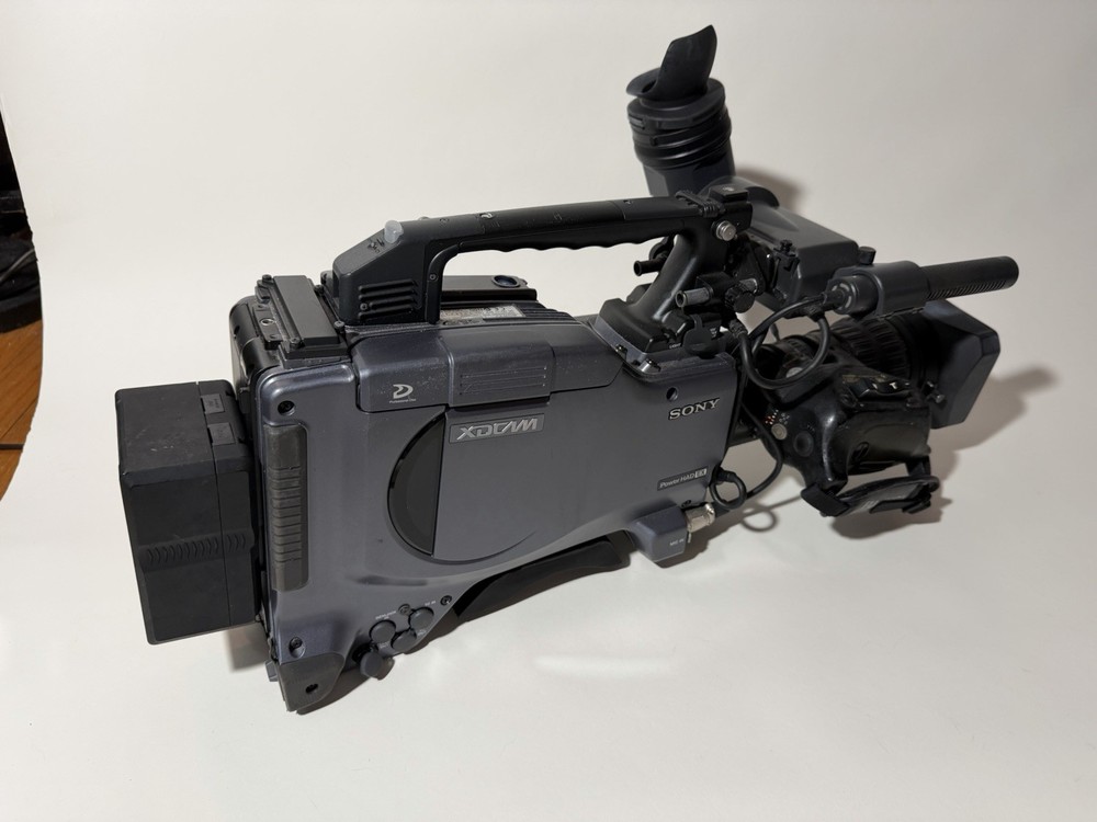 Sony PDW-510 professional Disk Camera With Lens