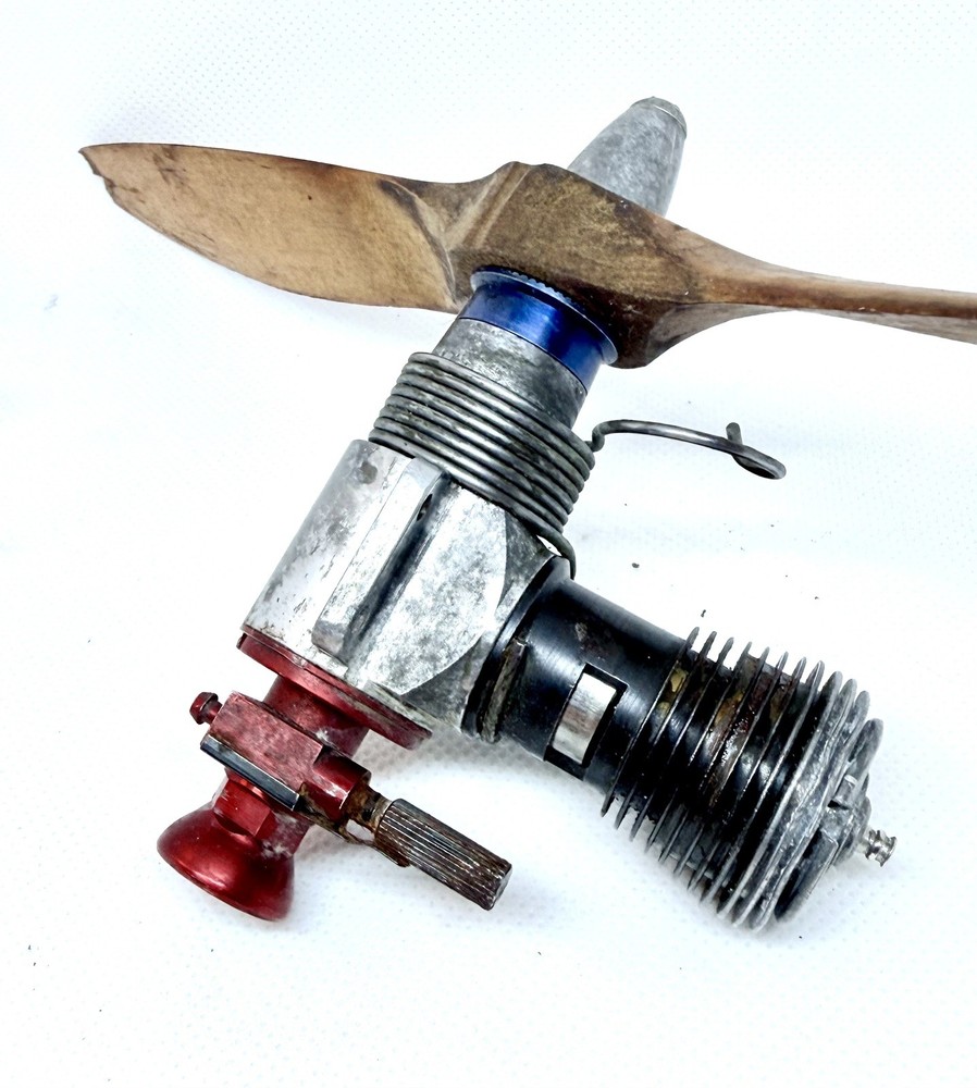 Vintage Cox .15 RC Engine with propeller / low hours