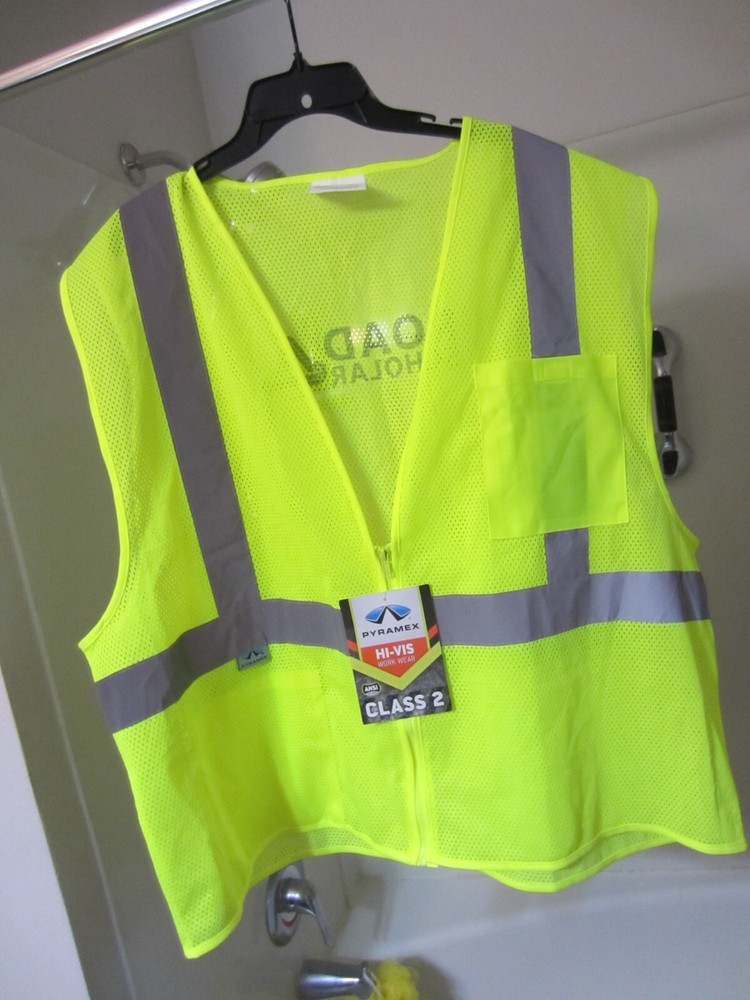 NWT men's construction vest Pyramex Size 2XL yellow w/2 inch silver reflective